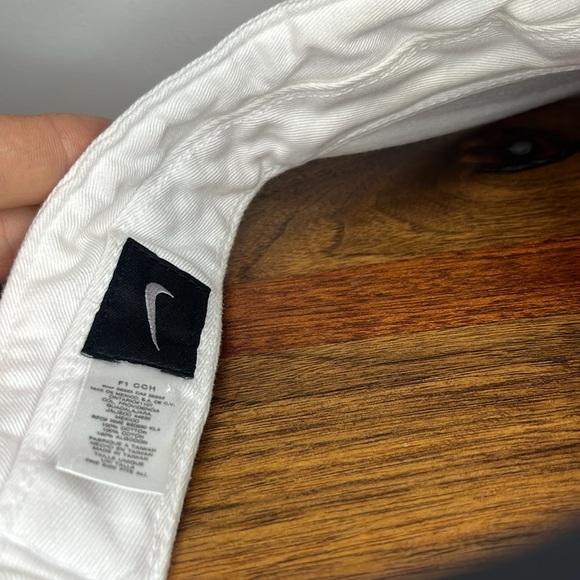 Adults Nike Golf visor - Picture 4 of 4